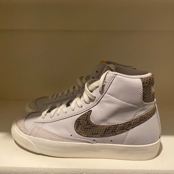 Nike ivory and Brown Athletic Shoes - Picture 1 of 7